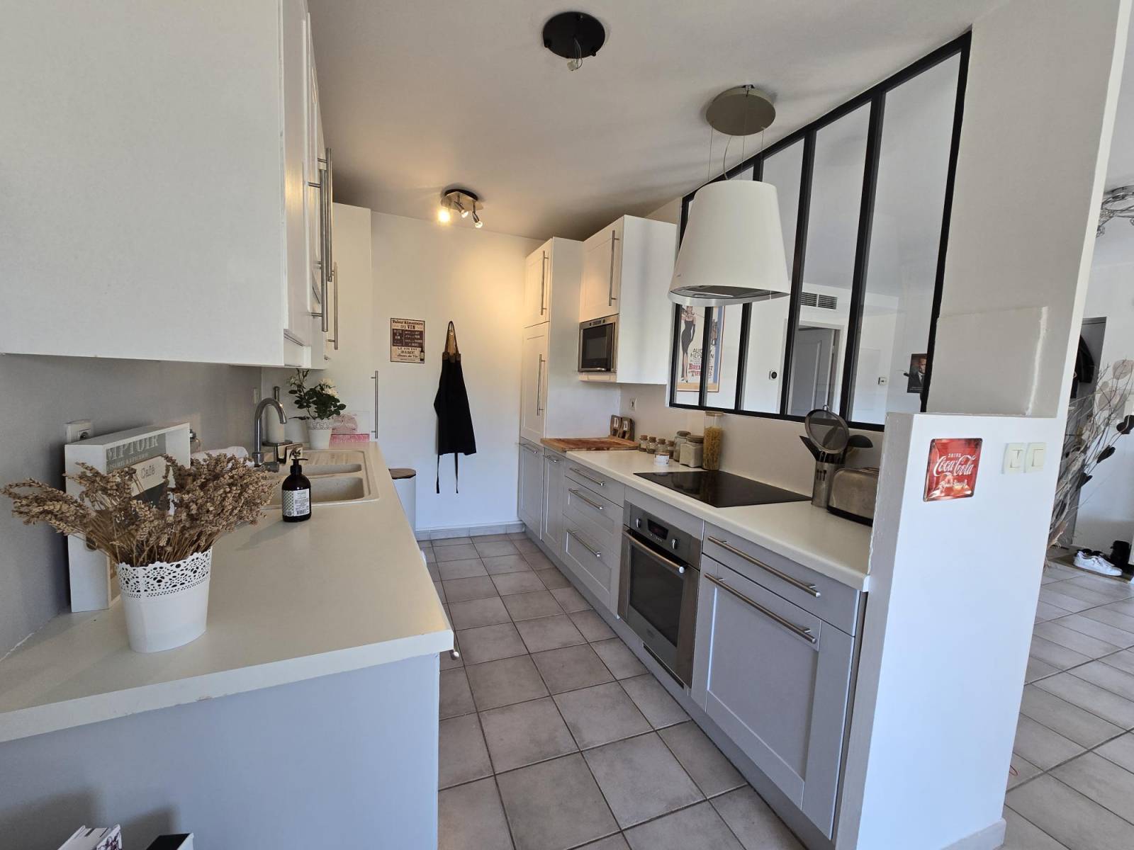 Appartement 3 pièces  meublé  à Toulon  au calme avec terrasse cave et garage dans résidence récente