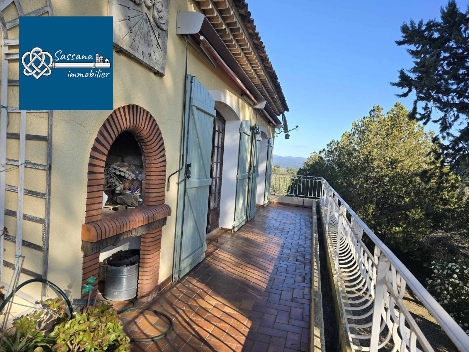 villa à rénover à vendre à cuers