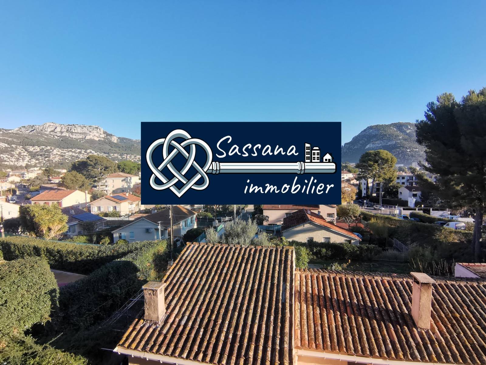 Appartement 3 pièces TOULON OUEST LES ROUTES VUE SUR LES COLLINES AU CALME AVEC PARKING ET CAVE