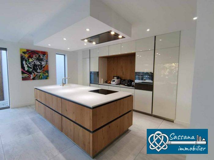 Maison villa contemporaine de 288.47 m² avec piscine à vendre à Bandol