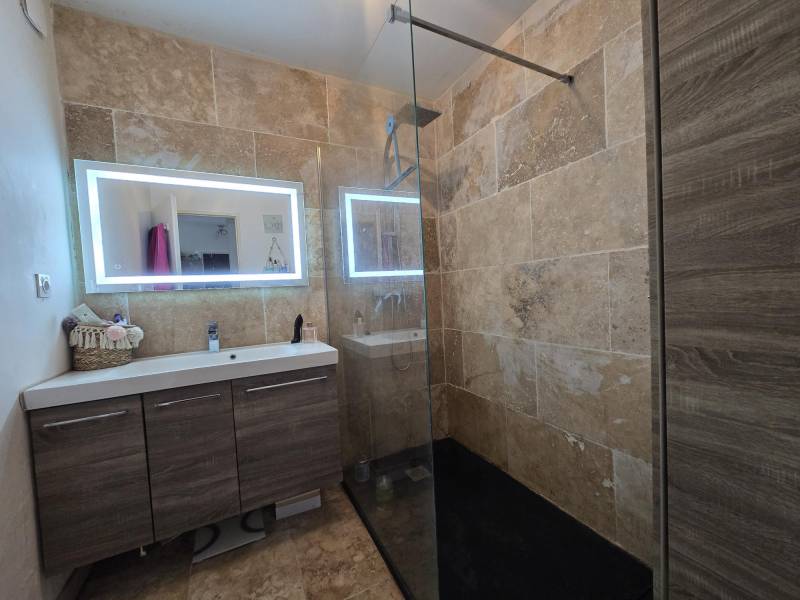 bien à vendre avec balcon au beausset