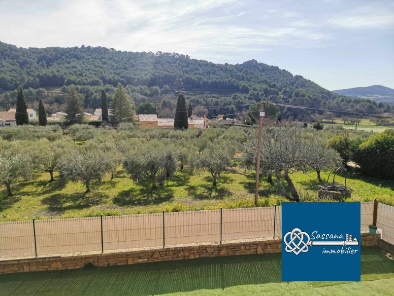 A VENDRE MAISON CASTELLET AVEC PISCINE